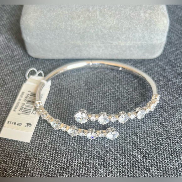 NWT! ELLIOT DANORI $100 STUNNING BRACELET SET IN 18K GOLD! BLINDING SHINE! - Picture 9 of 10
